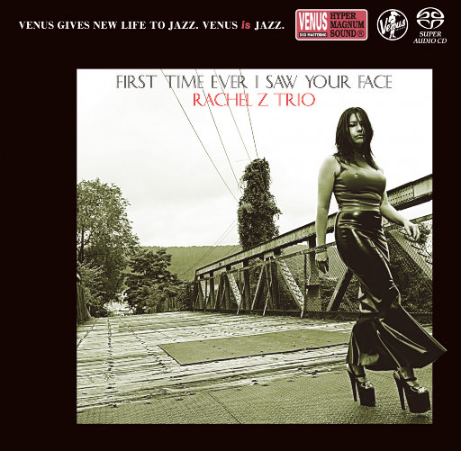 带土抓住玖辛奈的头发
